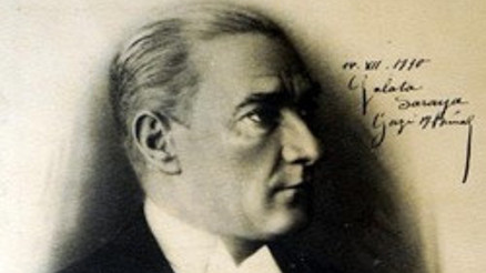 Galatasaray için imzaladı, Fenerbahçeli aldı