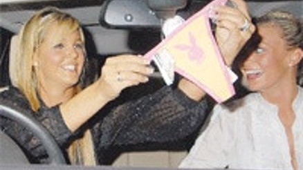 İç çamaşırı Playboy’dan