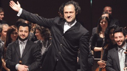 Oto galerisinde albüm kaydı için stüdyo kuruldu