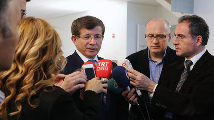 Davutoğlundan YouTube-Twitter ayrımı