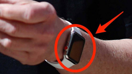 Tim Cookun bileğindeki saatten başka yok