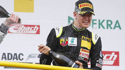 Schumacherin oğlundan ilk zafer