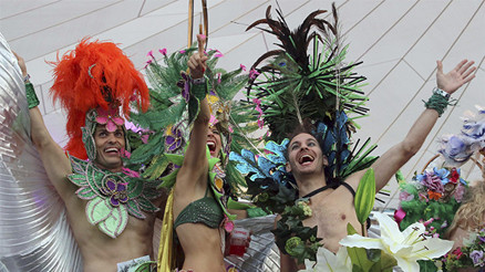 Böyle çılgın parti görmedim