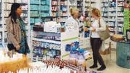 Eczanede kozmetik alışverişi