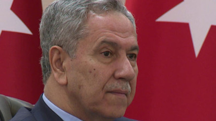 Sosyal medyada Bülent Arınç depremi