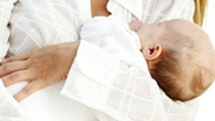 Emzirirken öldürdü