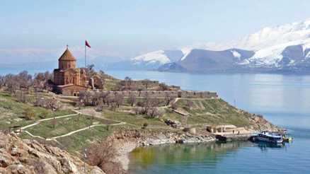 Akdamar’dan zorunlu göç