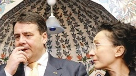 SPD Başkanı’ndan camilere ziyaret