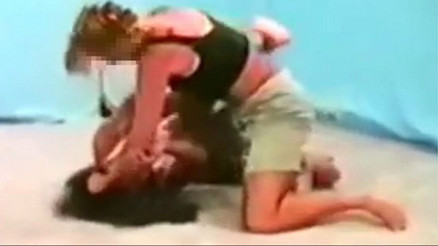 Ölümüne kadın dövüşü