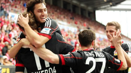 Hakan Çalhanoğlu’dan resital