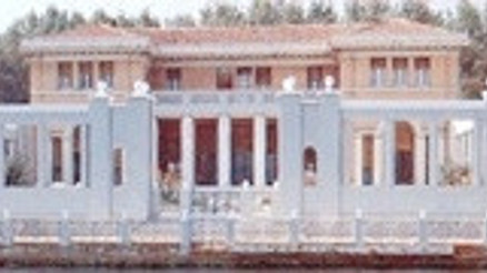 Kardeşleri birbirine düşüren yalı, yeniden satışa çıktı Kardeşleri birbirine düşüren yalı, yeniden satışa çıktı