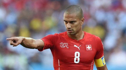 Gökhan İnler imza için hazır
