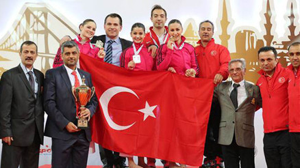 Kadın Kata ve Erkek Kumite Milli Takımları şampiyon oldu