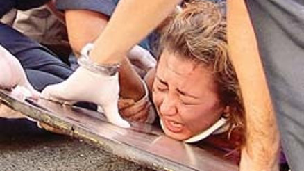 Kadın sürücüye kamyoncu sürprizi