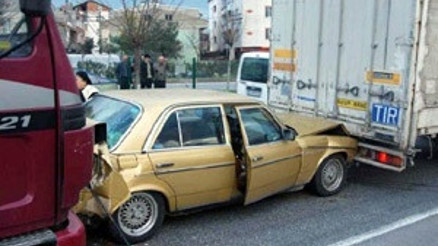 İki kamyon arasında can pazarı