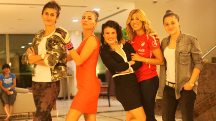 “Futbol oynuyoruz diye erkek değiliz…”