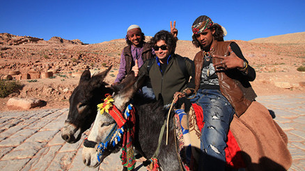 Dertlerimden arınmak için çölün kumuna, denizin dibine vurdum