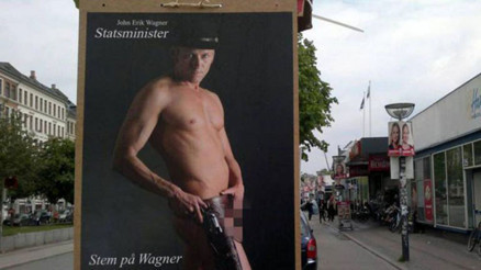 Seçim kampanyası için çırılçıplak soyundu