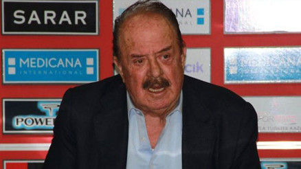 İlhan Cavcav: Biraz haysiyeti, onuru olan...