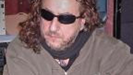 Bir tapınak kurmak için ötekini yıkmak gerekir