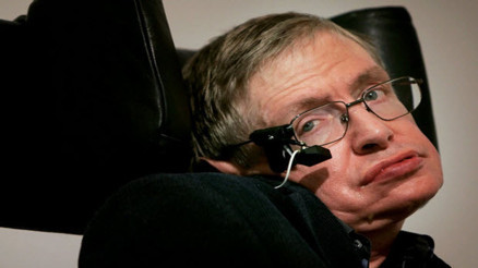 Hawking: Evreni çözeceğiz ama kadınları asla...