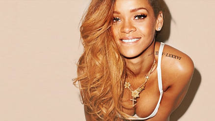 Rihanna yeniden Victorias Secret Melekleri’yle