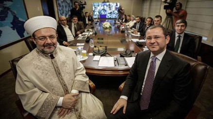 Görmez: Mekkede dağlar yok oldu Görmez: Mekkede dağlar yok oldu