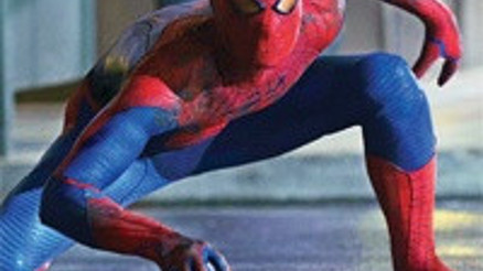 Örümcek Adam yeniden doğdu