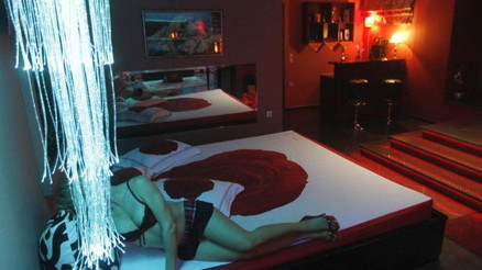 Kriz sonrası Yunanistan: Bir tost karşılığı fuhuş