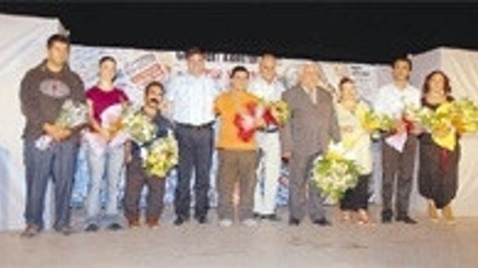 Dikkat Aile Var’a alkış