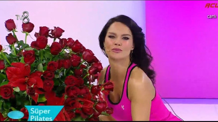 Ebru Şallı’ya Sinan Akçıl’dan Büyük Sürpriz