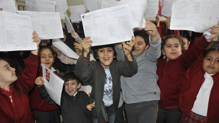 Öğrencilerin karne heyecanı