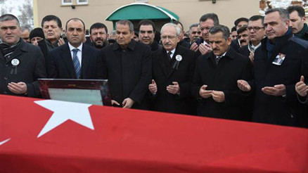 Kamer Genç son yolculuğuna uğurlandı