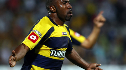 Vassell yazar oldu