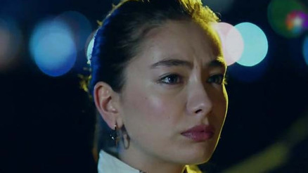 Güzel oyuncu Neslihan Atagül kimdir