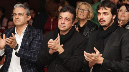 Kerem Alışık: Silahlar sussun, sanat susmasın Kerem Alışık: Silahlar sussun, sanat susmasın