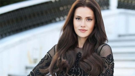 Fahriye Evcen’e hayranlarından büyük jest