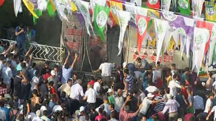 HDP mitingine bombalı saldırı davasına nakil talebi