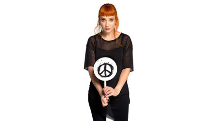 Aylin Aslım: #şarkıyazarı #seyyah #Balkankızı