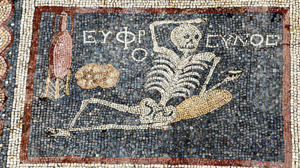 Neşeli mozaik için makale yazılıyor