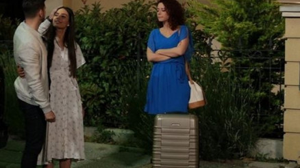 Asla Vazgeçmem dizisinin 53.bölüm fragmanında Nura büyük şok Asla Vazgeçmem dizisinin 53.bölüm fragmanında Nura büyük şok