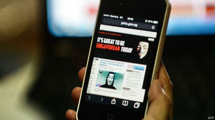 Singapurda devlet memurlarına internet yasağı