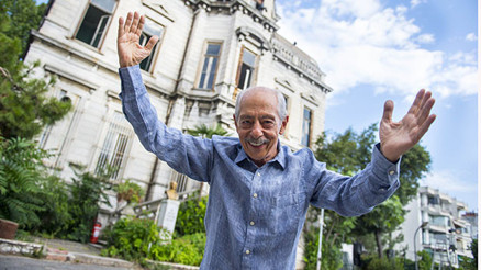 Genco Erkal: Tiyatrocular yazın durmasın Oynasın Genco Erkal: Tiyatrocular yazın durmasın Oynasın