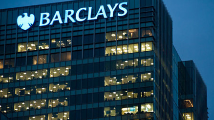 İngilterede 7 bankanın not görünümü düşürüldü