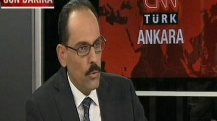 Darbe girişimi anlarını anlatırken İbrahim Kalının gözleri doldu Darbe girişimi anlarını anlatırken İbrahim Kalının gözleri doldu