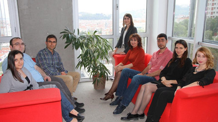 Kadınlar kendi kıyafetlerini sanal alemde tasarlayacak