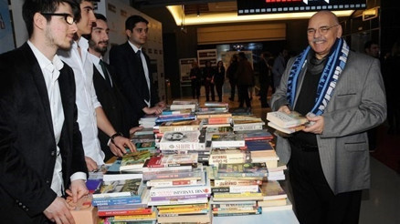 ÇÜ Sinerji Kulübü’nden Galada Kitap Bağışı Kampanyası