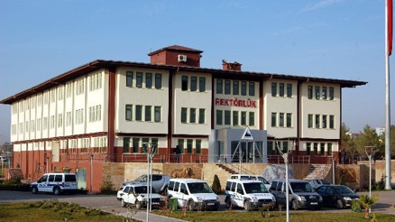 Yasaklarla Anılan Eski Rektör Gündüz, Yeniden Aday