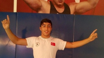 Güreşte Samet Güzel Türkiye Birincisi Oldu