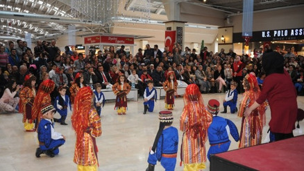 Bozüyük’te 23 Nisan 3. Çocuk Festivali Coşku İle Devam Ediyor